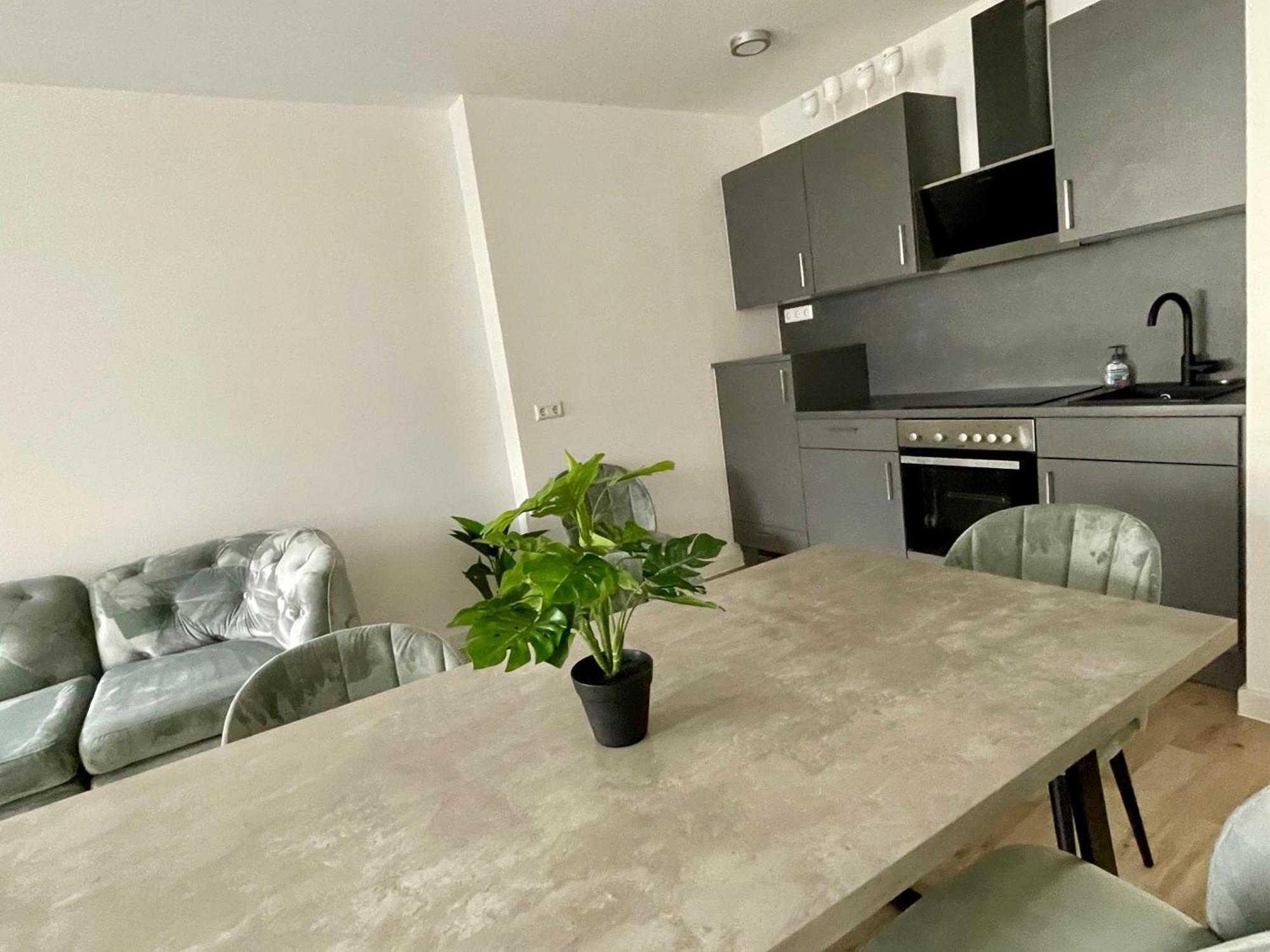 Neu Goldstadt Wunderschoenes 2 Zimmer Apartament Schloessle Zentrum Pforzheim Exterior foto